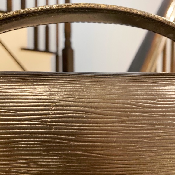 Louis Vuitton Monceau Epi Leather Bag - Picture 4 of 16